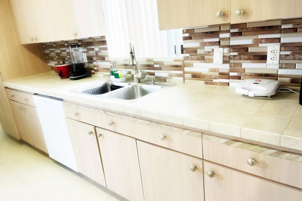 Amazing & Cozy Duplex Near Zoo ! Hébergement de vacances *